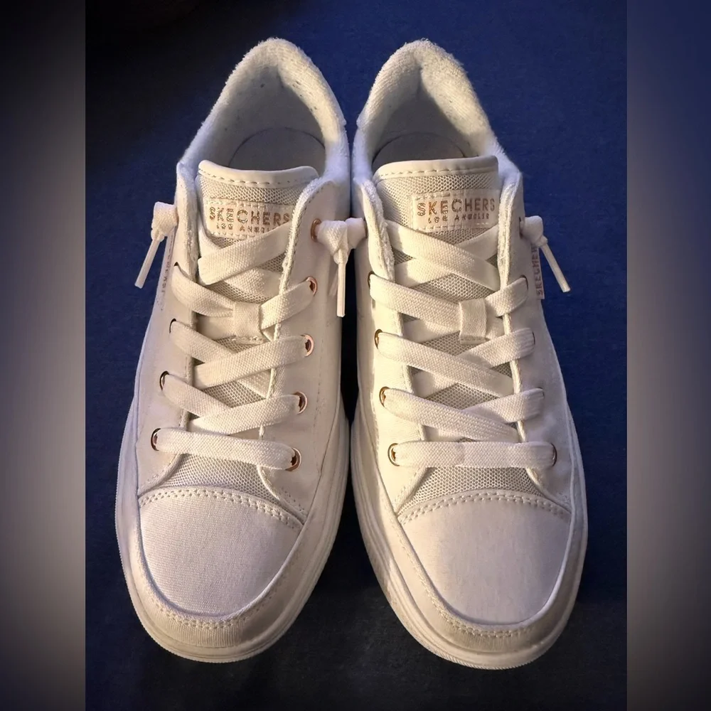 Skechers Women’s Arch Fit Arcade Slip On White Sneakers. Size 8.5 wide - Picture 2 of 8